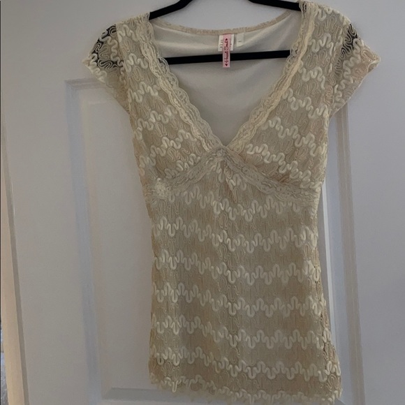 Small Ivory-Gold HeartSoul Top - Picture 1 of 3